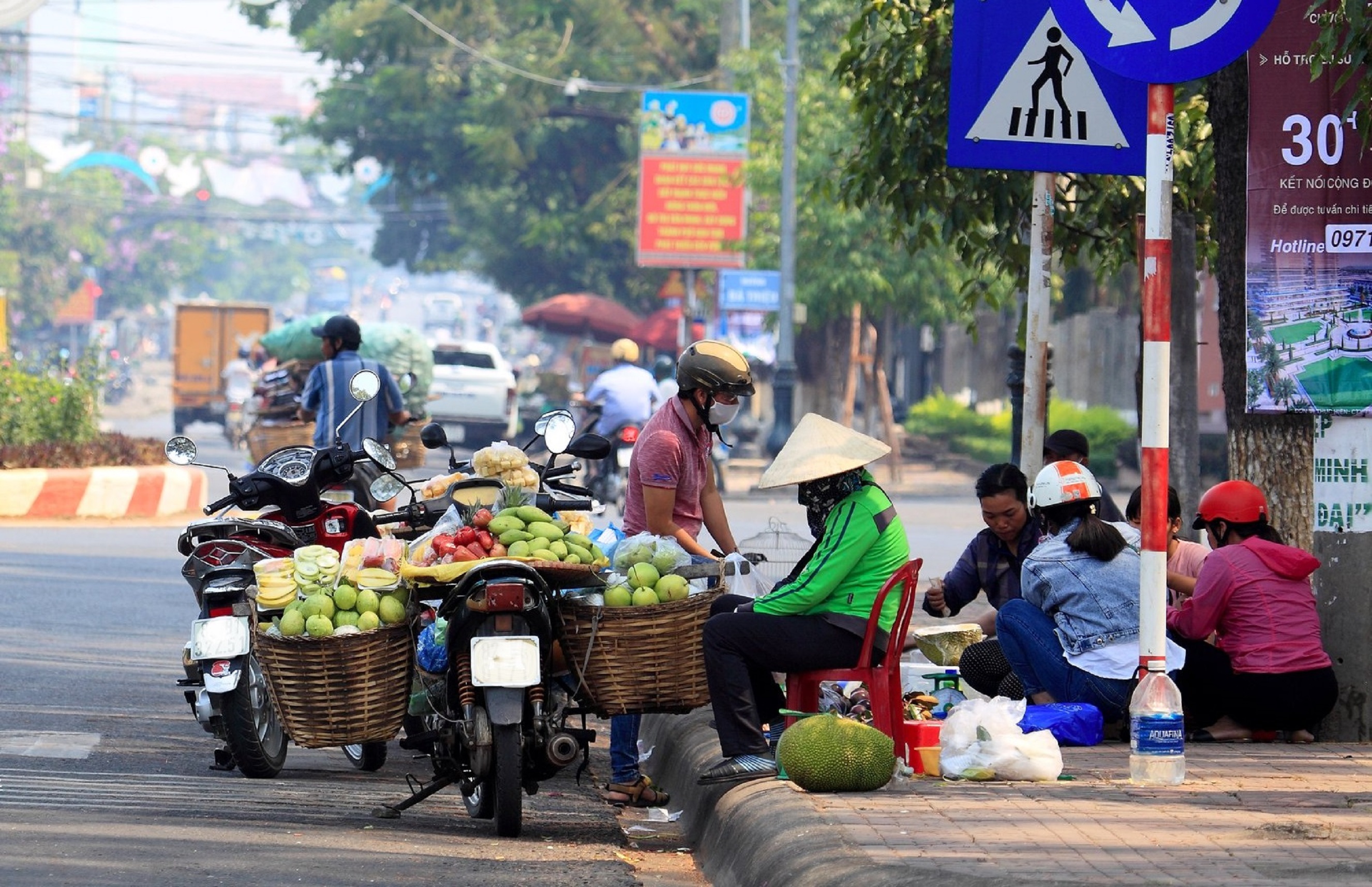 Quay quắt mưu sinh ngày nắng lửa